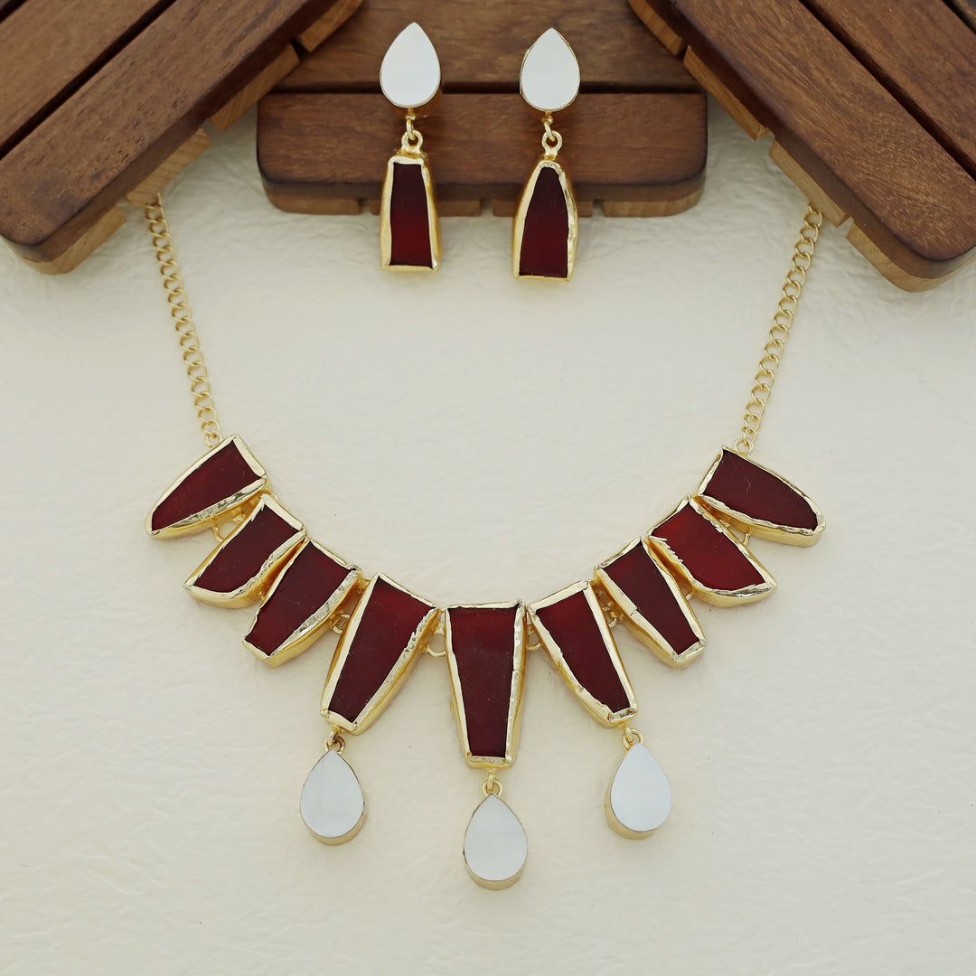 Augusta MOP + Dyed + Raw Stone Short Neckpiece With Earring