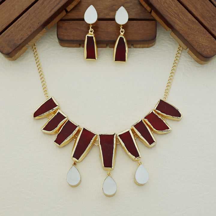 Augusta MOP + Dyed + Raw Stone Short Neckpiece With Earring