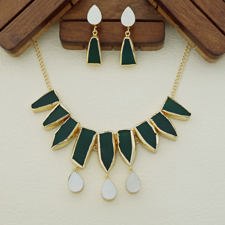Augusta MOP + Dyed + Raw Stone Short Neckpiece With Earring