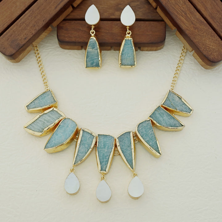 Augusta MOP + Dyed + Raw Stone Short Neckpiece With Earring