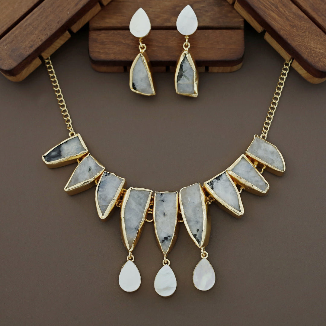 Augusta MOP + Dyed + Raw Stone Short Neckpiece With Earring
