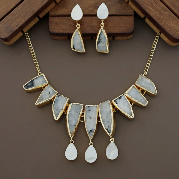 Augusta MOP + Dyed + Raw Stone Short Neckpiece With Earring