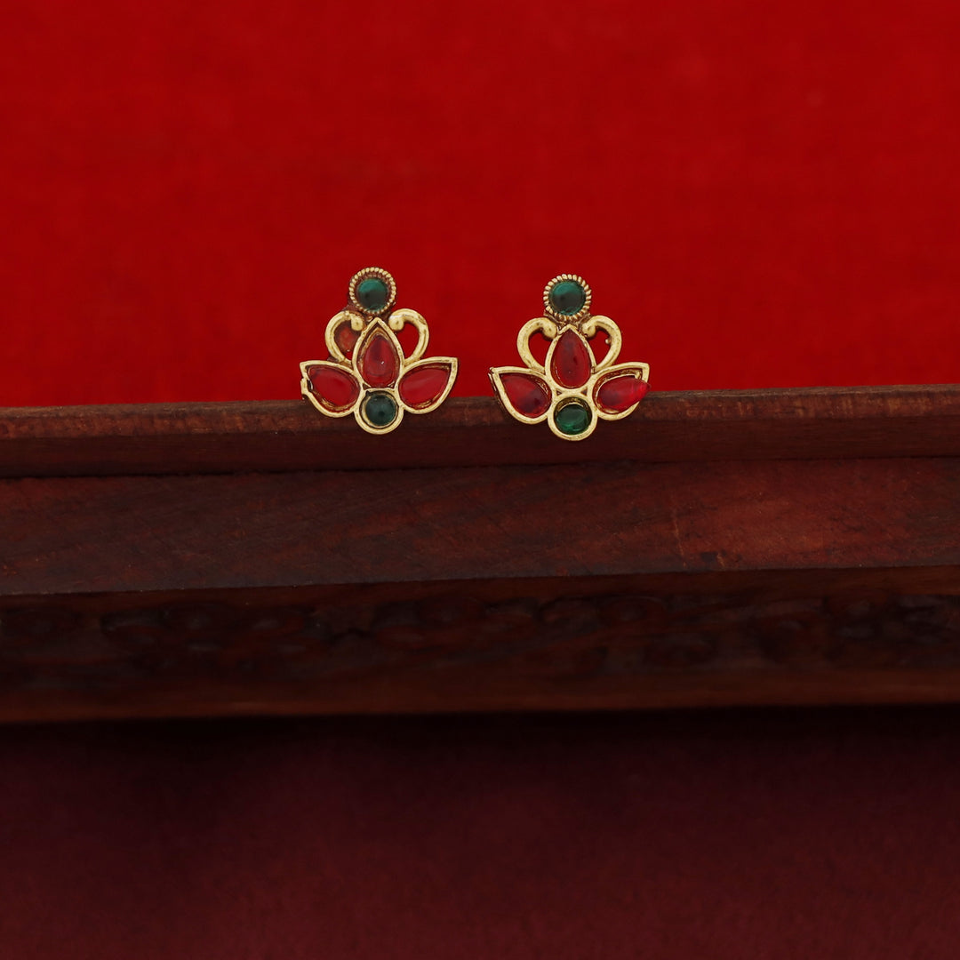 Shivanya Kashi Tri Petal Short Neckpiece with Earring