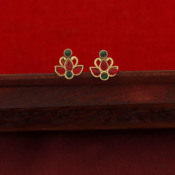 Shivanya Kashi Tri Petal Short Neckpiece with Earring