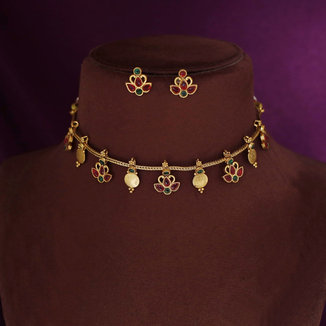 Shivanya Kashi Tri Petal Short Neckpiece with Earring