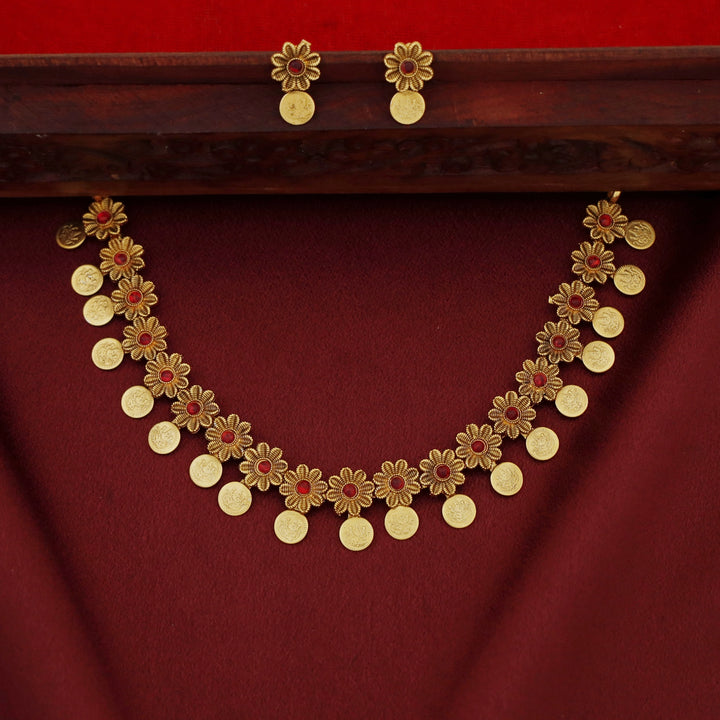 Dhrithika Flower Dhaya Kashi Short Neckpiece with Earring