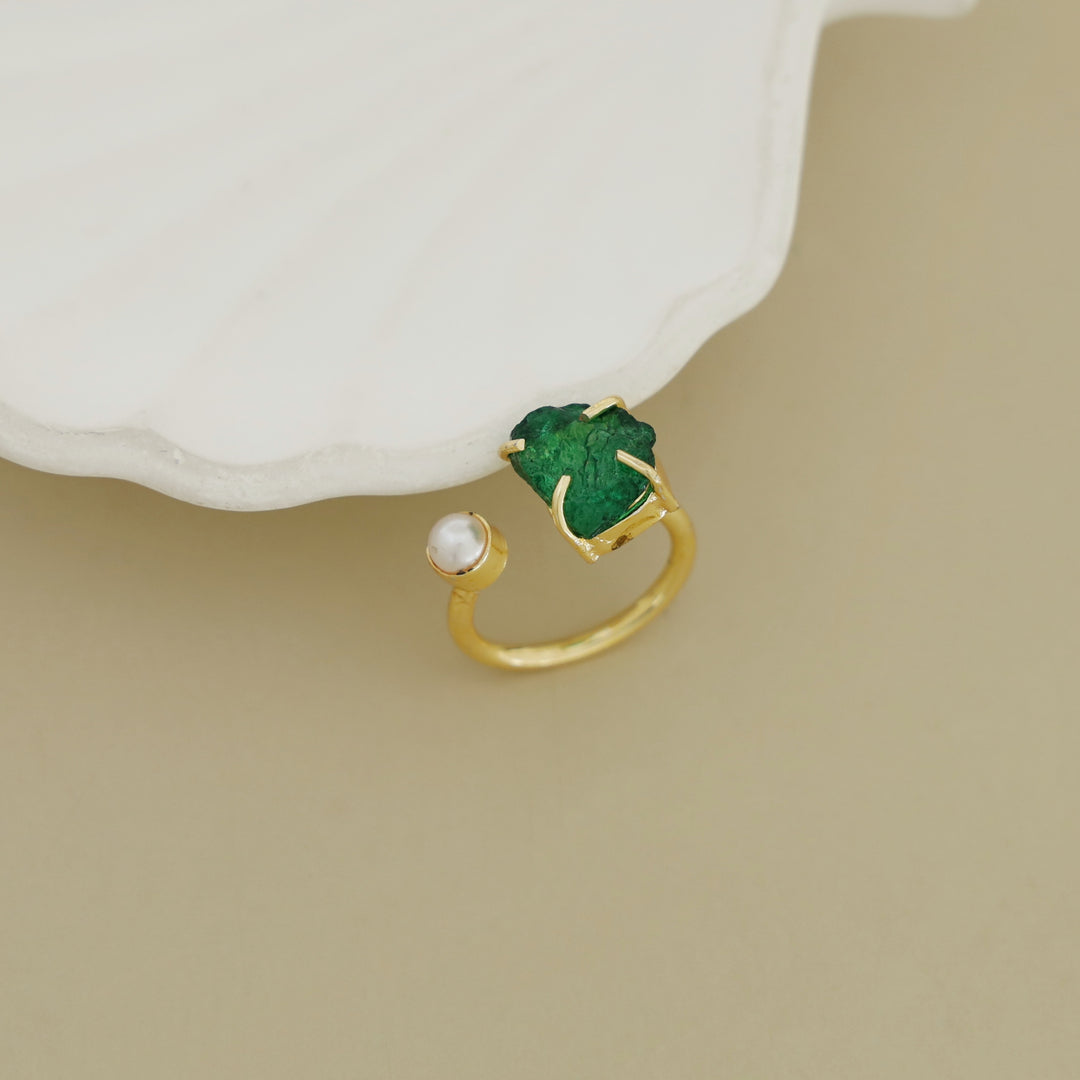 Ena Dyed Stone Plus Mini Pearl Ring