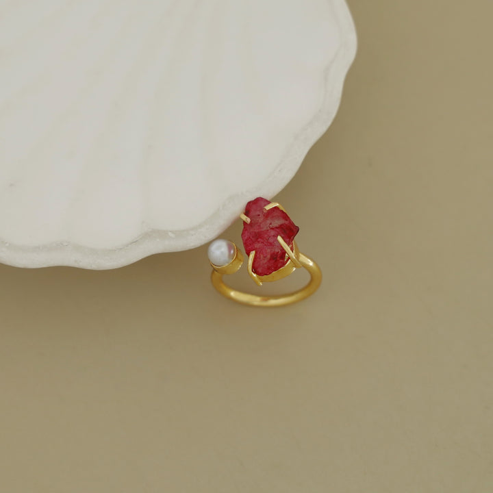 Ena Dyed Stone Plus Mini Pearl Ring