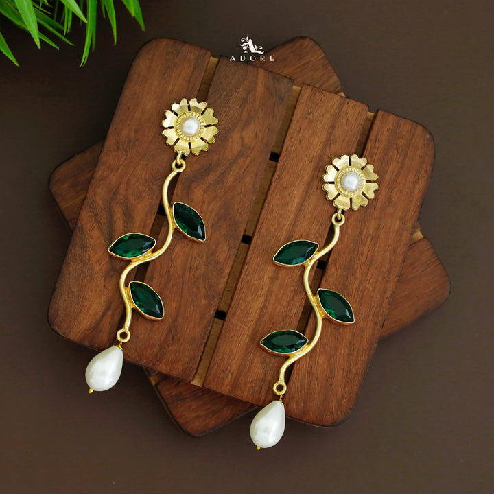 Carla Golden Flower Pearl Curly Leaf Earring