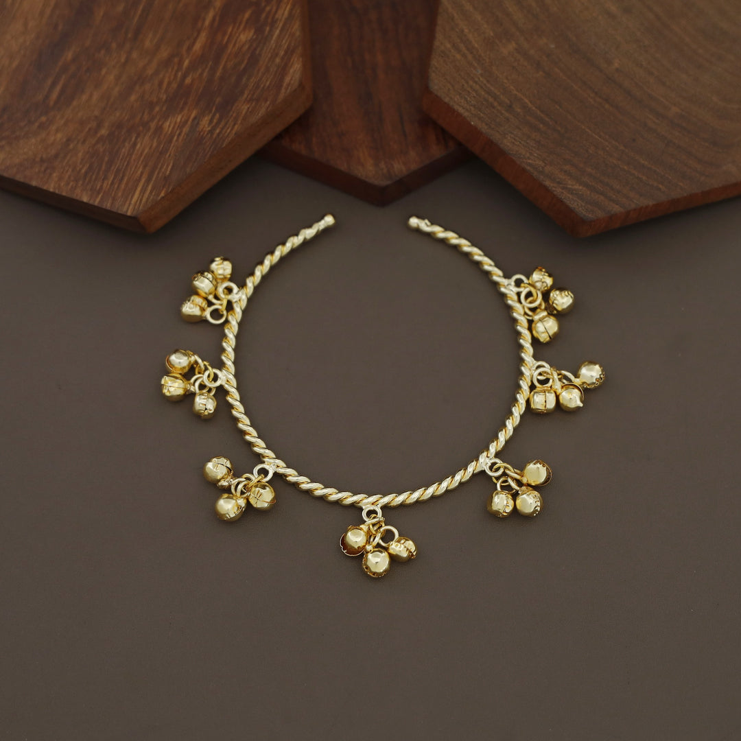 Sia Twisted Golden Ghunguroo Bangle