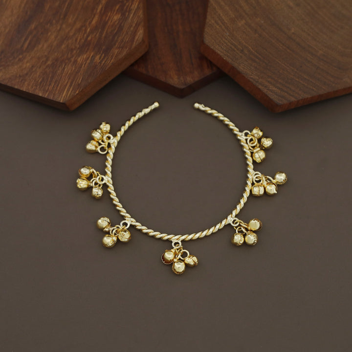 Sia Twisted Golden Ghunguroo Bangle