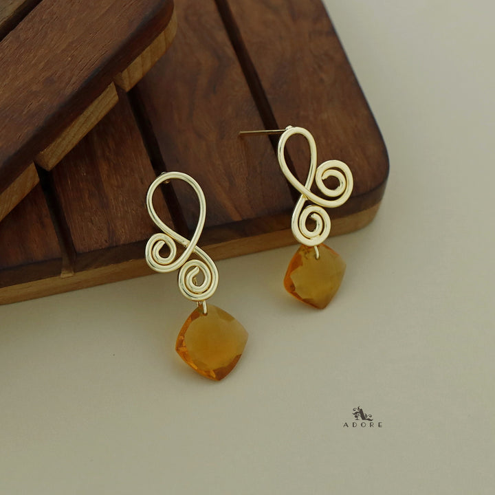 Golden Curvy Loop Diamond Glossy Earring