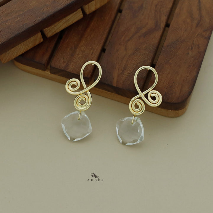 Golden Curvy Loop Diamond Glossy Earring