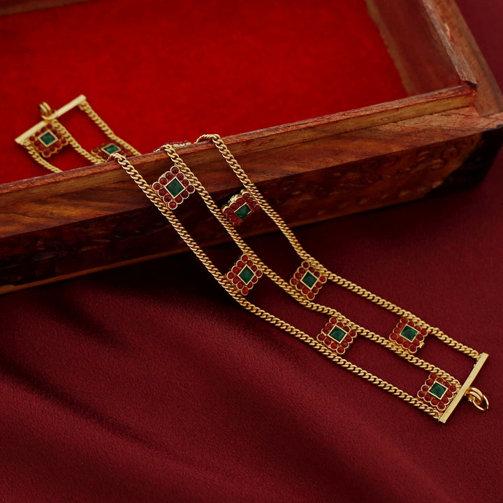Devanshika Choker