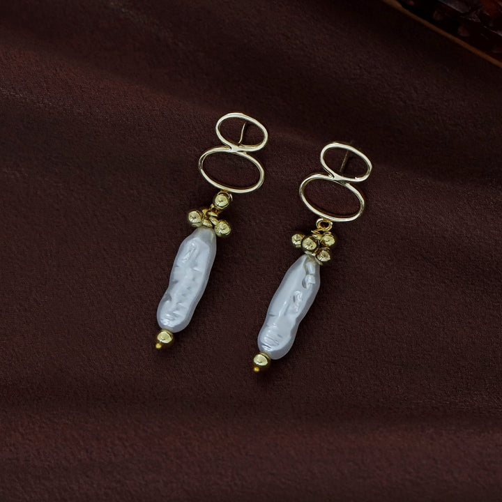 Aldrina Golden Dual Oval Baroque Earring