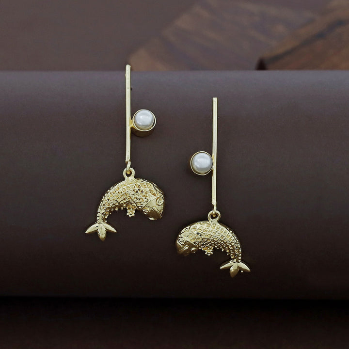 Golden Stick Glossy Stone Fish Earring