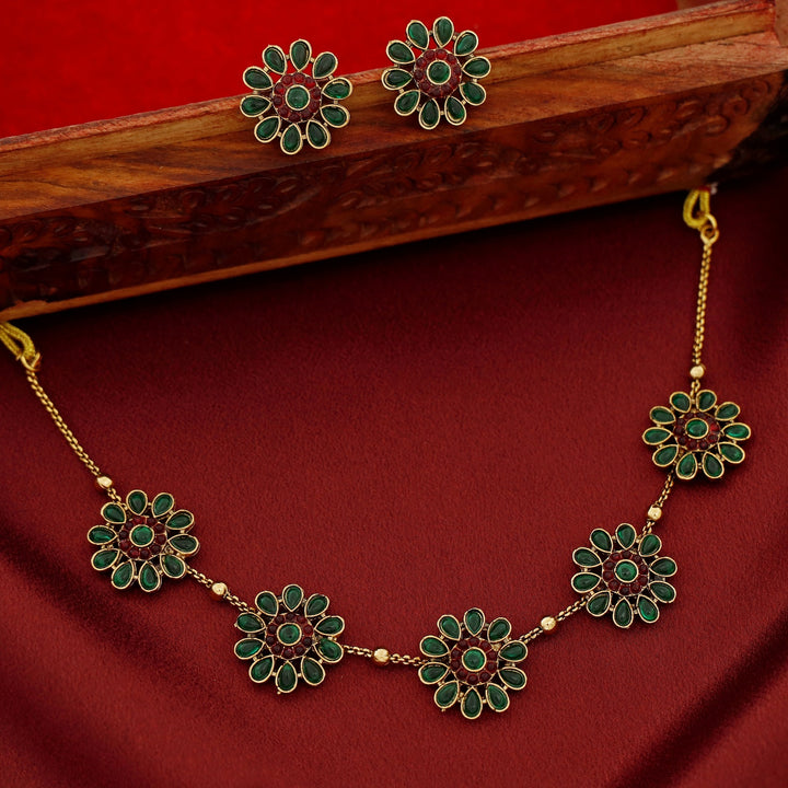 Sharanya 5 Floral Short Neckpiece With Stud