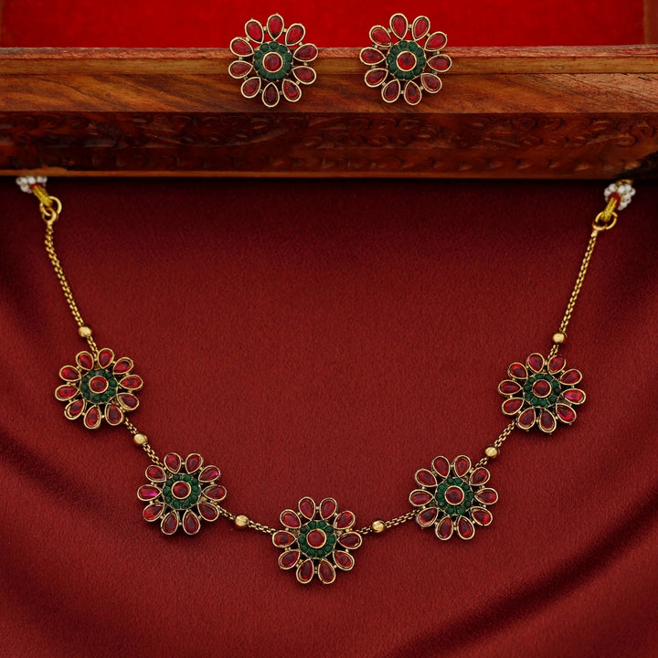 Sharanya 5 Floral Short Neckpiece With Stud