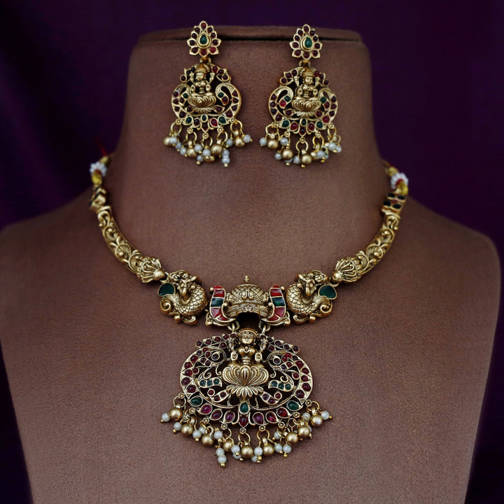 Daksha Vaishnavi Devi Pearl Cluster Short Neckpiece with Earring