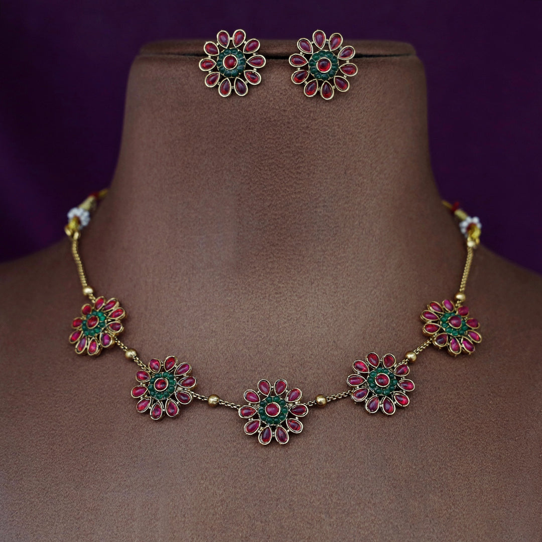 Sharanya 5 Floral Short Neckpiece With Stud