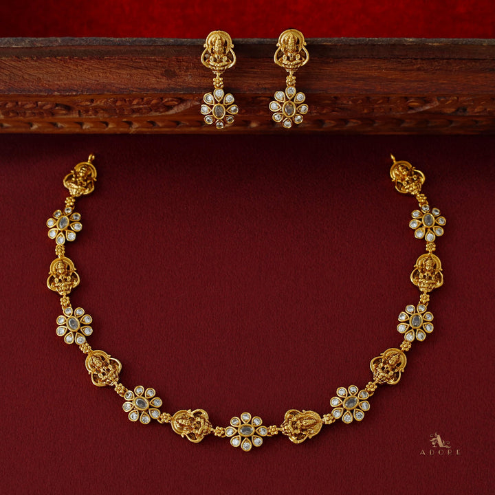 Laavanya Devi Flower Neckpiece with Earring