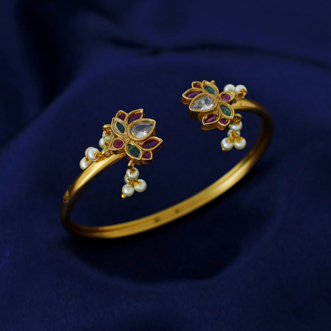 Hashini Flower Pearl Bangle