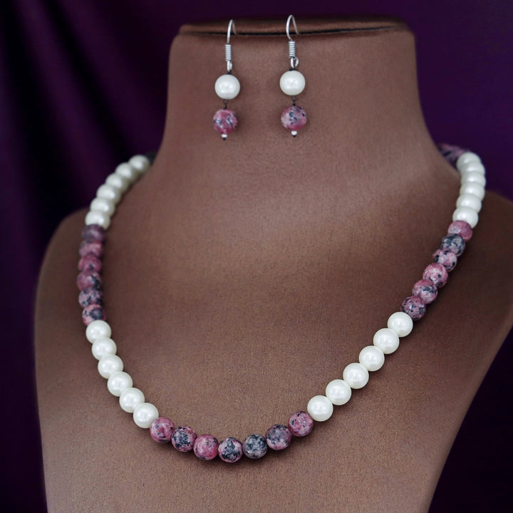 Orbia Pearl Single Layer Neckpiece With Earring