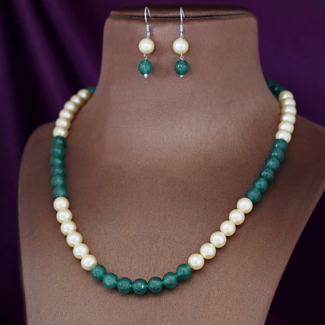 Orbia Pearl Single Layer Neckpiece With Earring