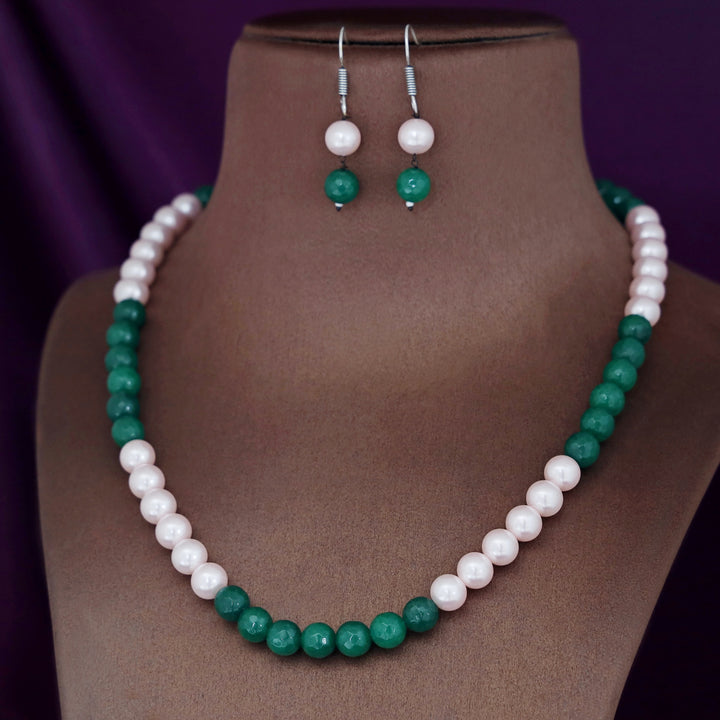 Orbia Pearl Single Layer Neckpiece With Earring