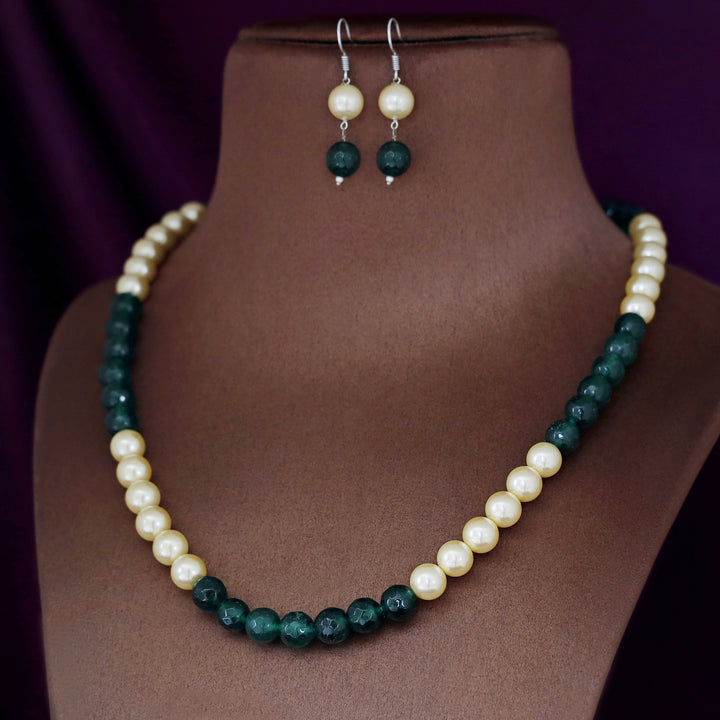 Orbia Pearl Single Layer Neckpiece With Earring