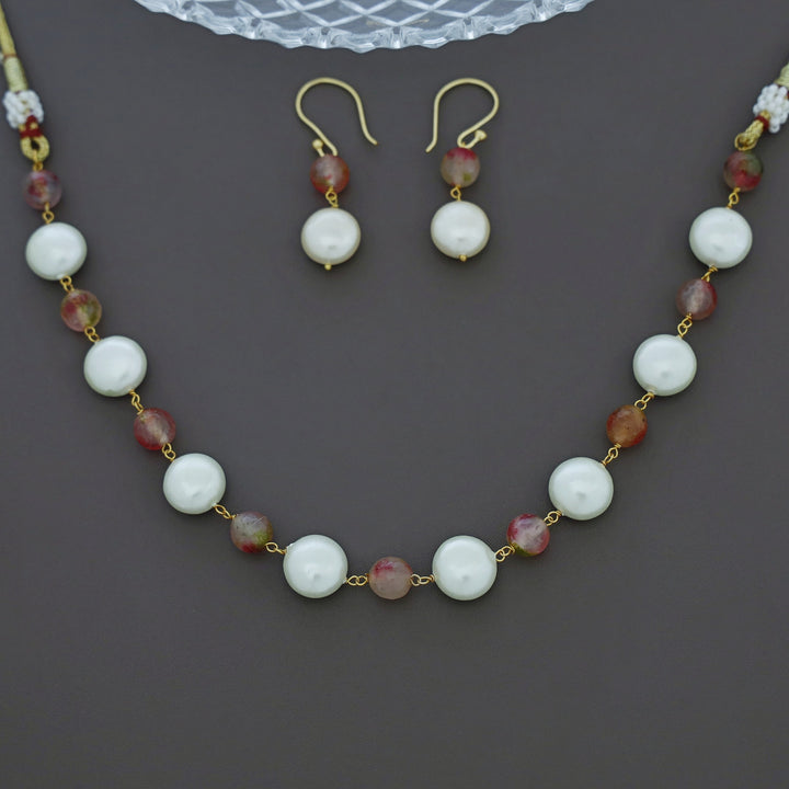 Harriet Pearl Neckpiece With Drop