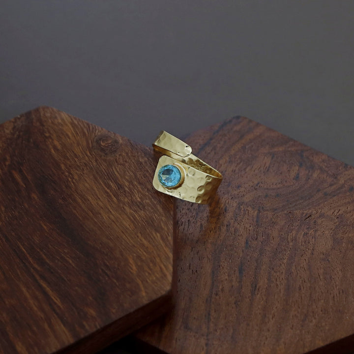 Maadhu Golden Hammered Glossy Ring