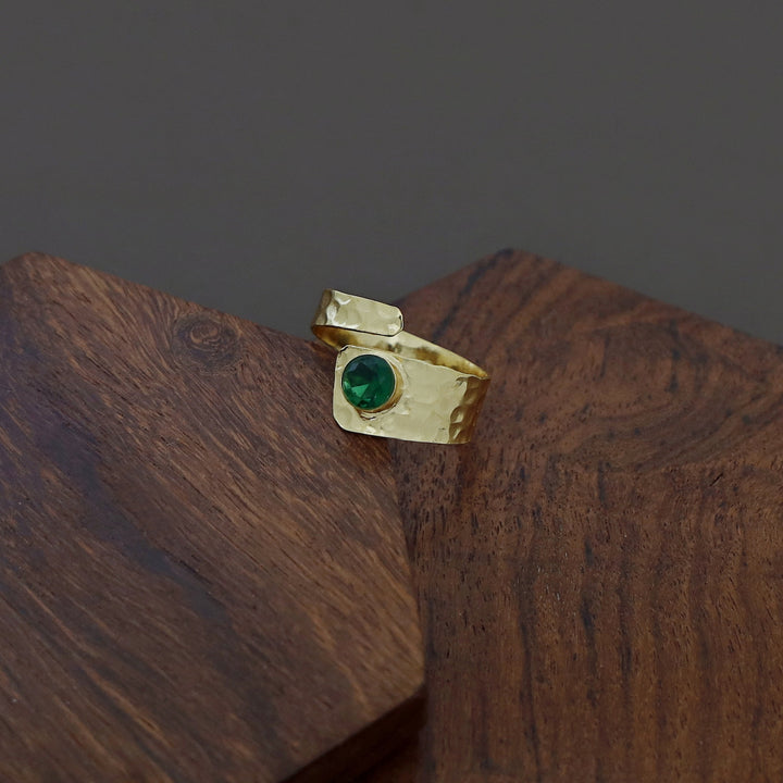 Maadhu Golden Hammered Glossy Ring