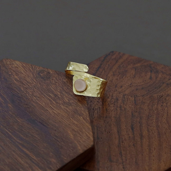 Maadhu Golden Hammered Glossy Ring