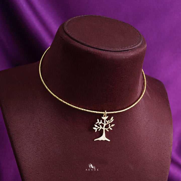 Golden Hammered Tree Neck Cuff
