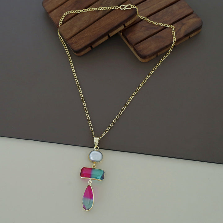 Laya Glossy And Pearl Neckpiece
