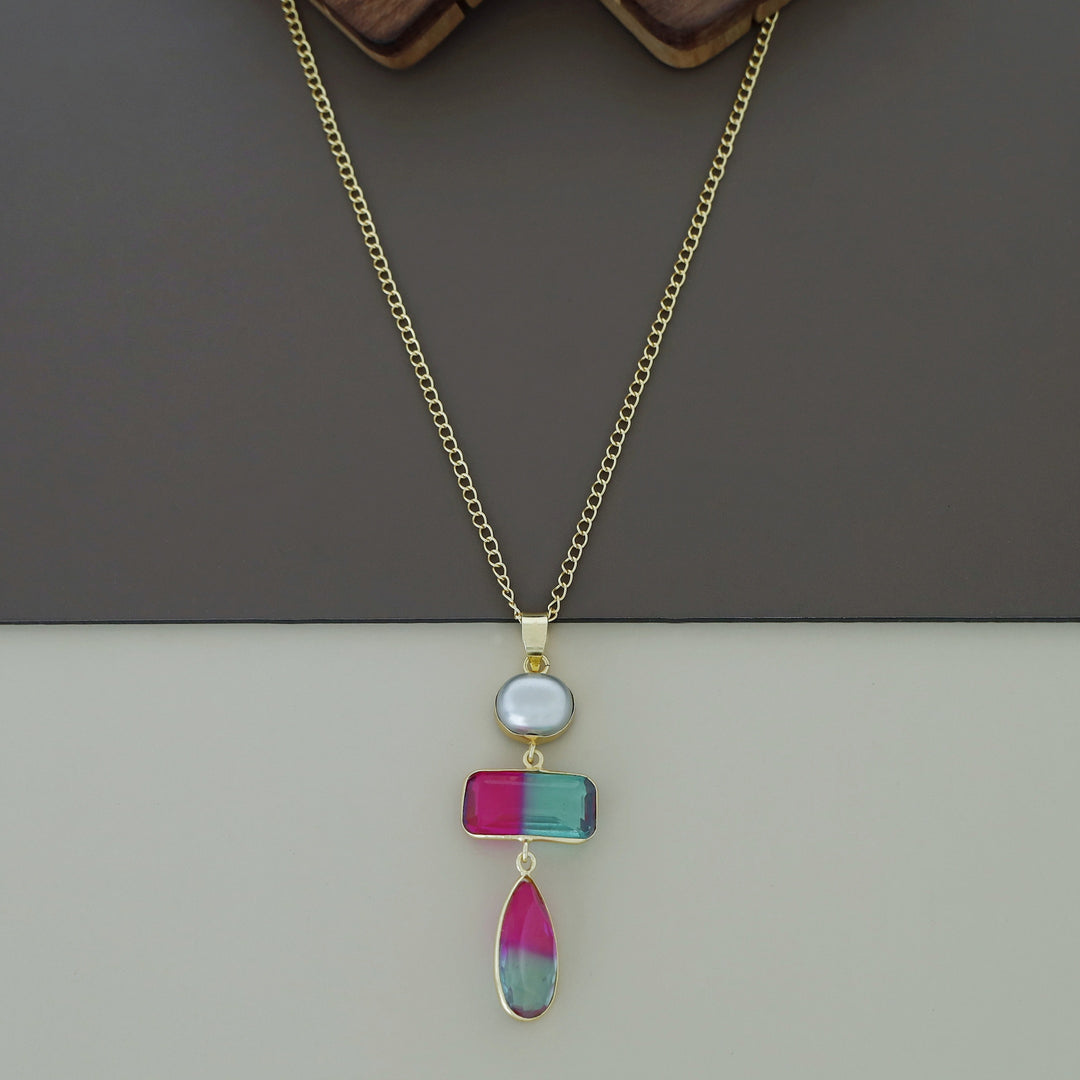 Laya Glossy And Pearl Neckpiece