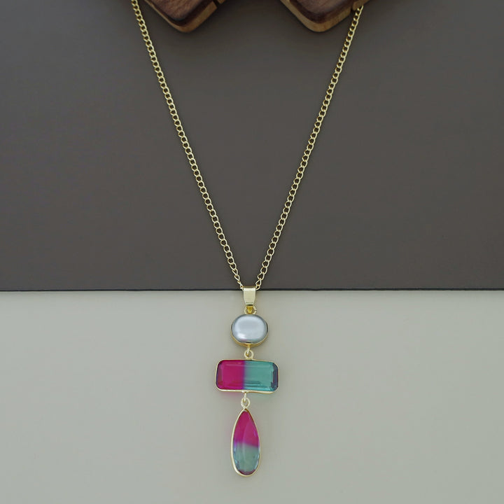 Laya Glossy And Pearl Neckpiece