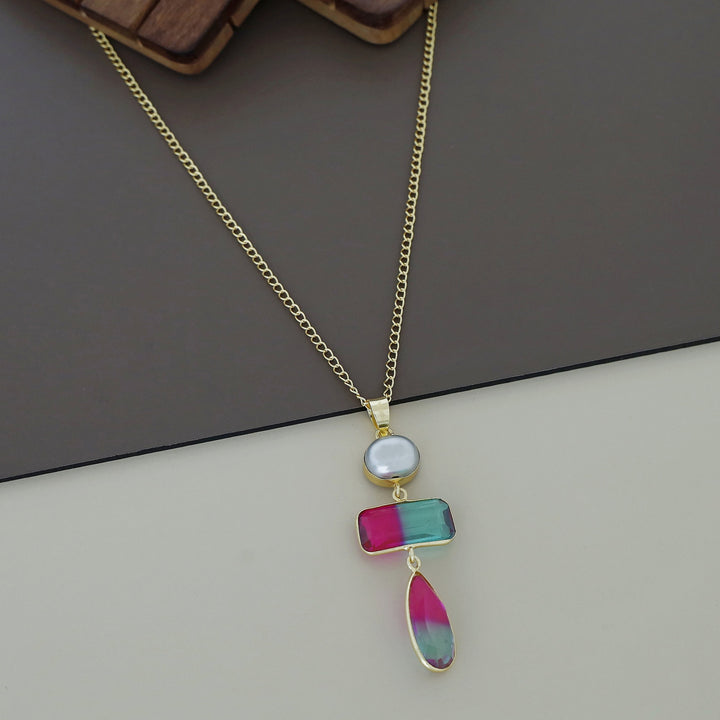 Laya Glossy And Pearl Neckpiece