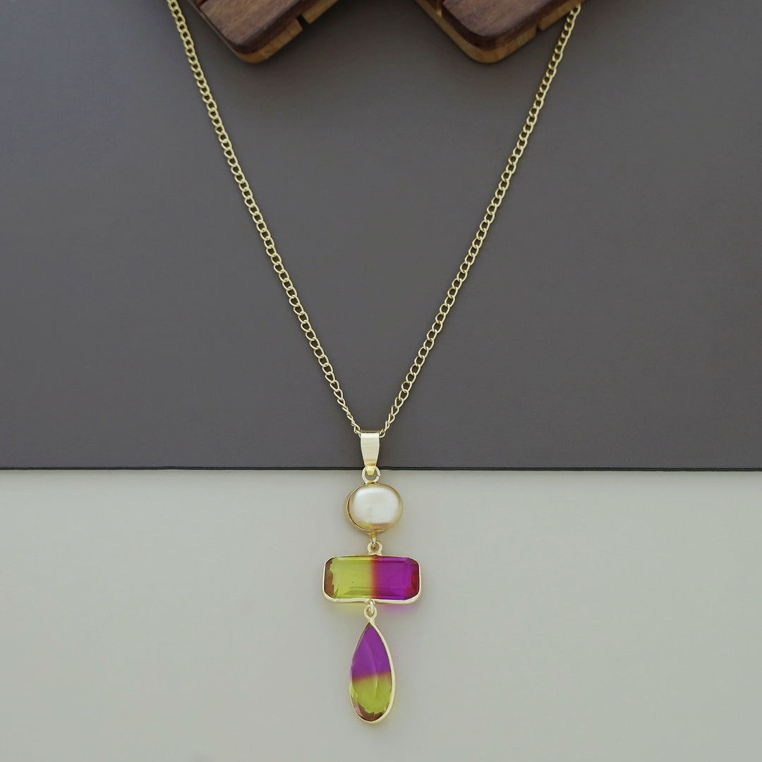 Laya Glossy And Pearl Neckpiece