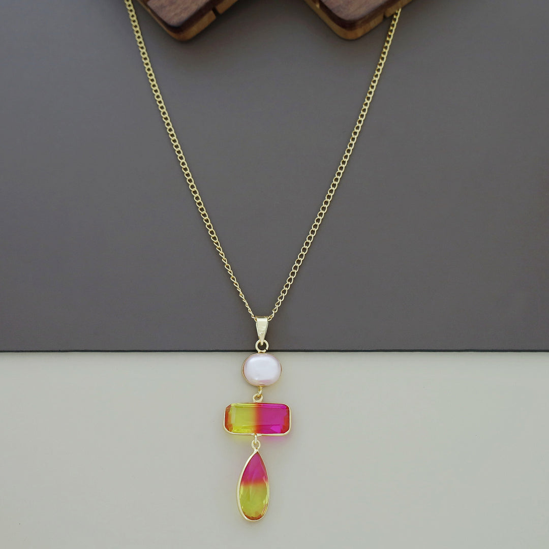 Laya Glossy And Pearl Neckpiece