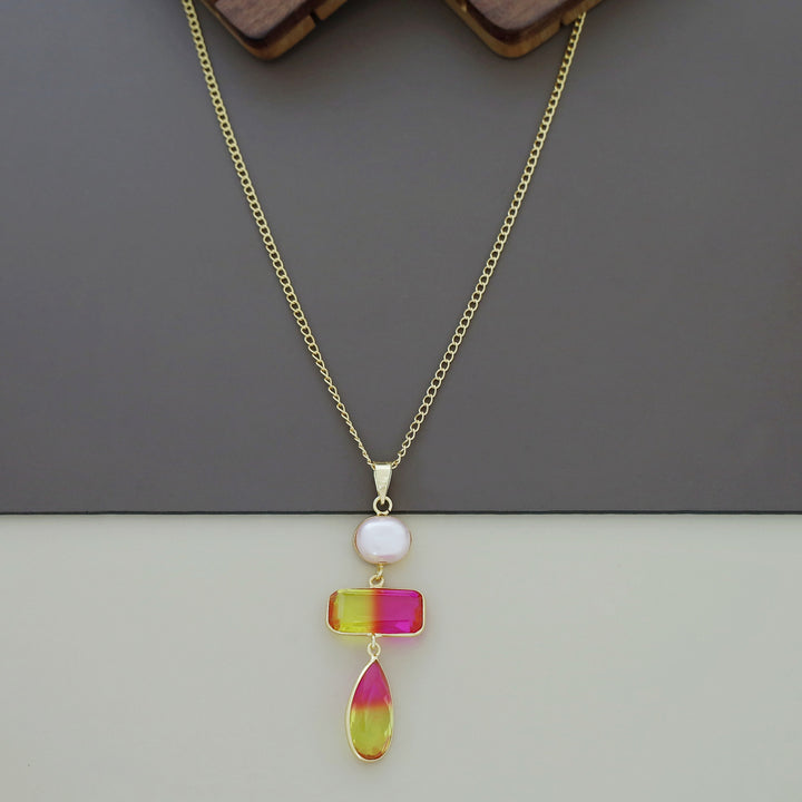 Laya Glossy And Pearl Neckpiece