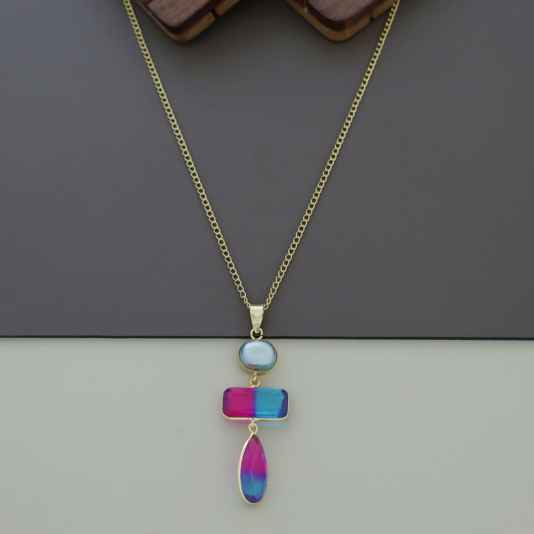 Laya Glossy And Pearl Neckpiece