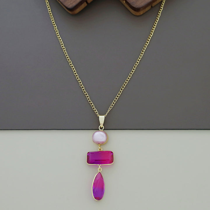 Laya Glossy And Pearl Neckpiece