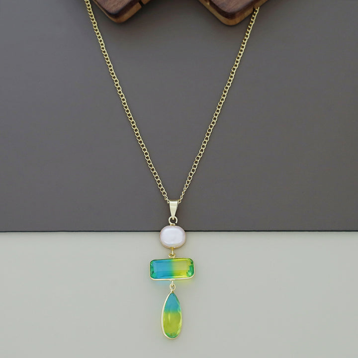 Laya Glossy And Pearl Neckpiece