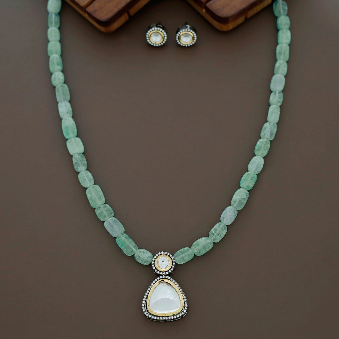 Lavanika kundan Neckpiece With Stud