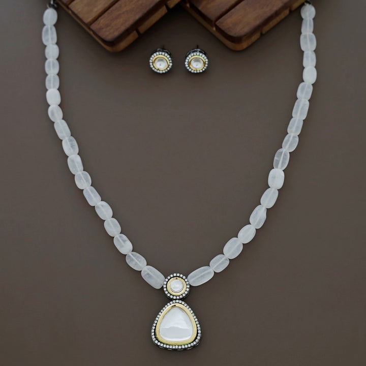 Lavanika kundan Neckpiece With Stud