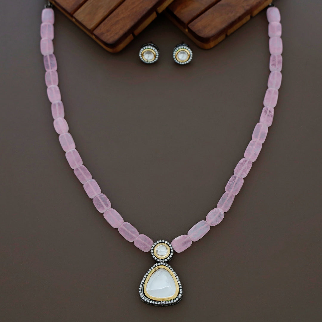 Lavanika kundan Neckpiece With Stud