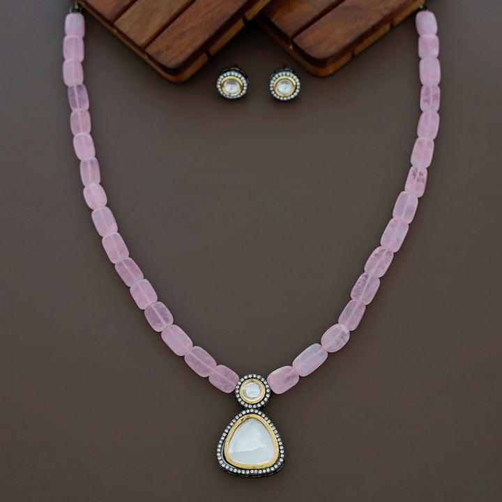 Lavanika kundan Neckpiece With Stud