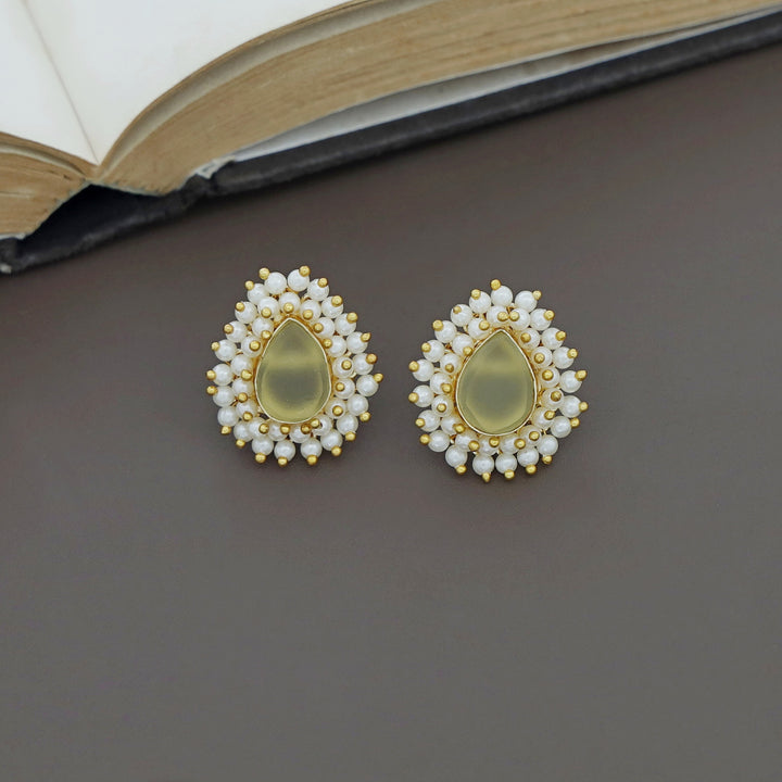 Ahelia Raw Stone Cluster Pearl Earring